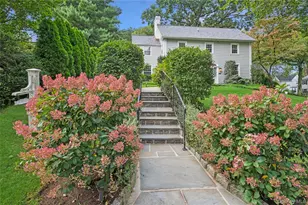 211 Douglas Pl, Mount Vernon, NY 10552 - Photo 2