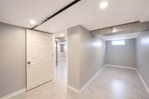 7 Primrose Ave, Hicksville, NY 11801 - Photo 32