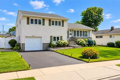 7 Primrose Avenue, Hicksville, NY 11801 - Photo 4