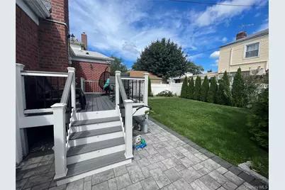 7625 250th Street, Bellerose, NY 11426 - Photo 34