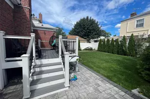 76-25 250th St, Bellerose, NY 11426 - Photo 34
