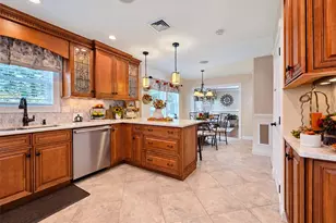 521 Park Ave, Centereach, NY 11720 - Photo 10