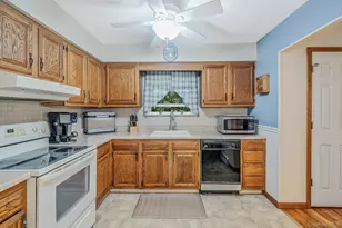 102 Robinson Ave, Medford, NY 11763 - Photo 10