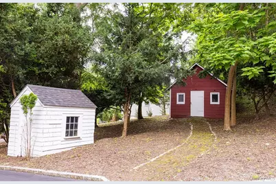 592 Landing Avenue, Smithtown, NY 11787 - Photo 46