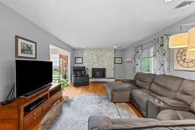 46 Golf Club Circle, Manorville, NY 11949 - Photo 12