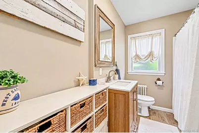 19 Cherry Avenue, West Sayville, NY 11796 - Photo 16