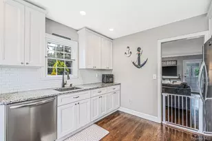 19 Cherry Ave, West Sayville, NY 11796 - Photo 10