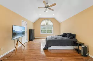 2175 Helene Ave, Merrick, NY 11566 - Photo 22