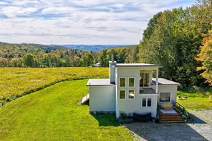 68 Overlook Cir, Fremont Center, NY 12736 - Photo 2