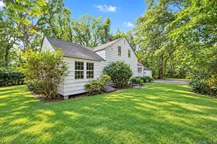 2 Glenwater Ln, East Setauket, NY 11733 - Photo 8