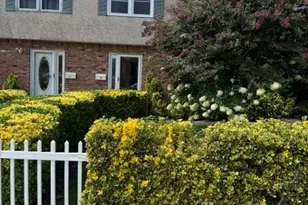11 Chestnut St, Glen Cove, NY 11542 - Photo 2