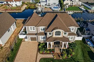 141 Sequams Ln W, West Islip, NY 11795 - Photo 2