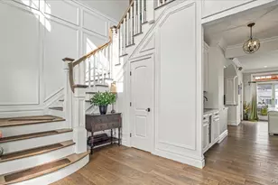 141 Sequams Ln W, West Islip, NY 11795 - Photo 4