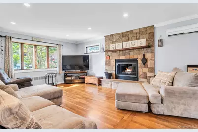 22 Bryce Avenue, Glen Cove, NY 11542 - Photo 6