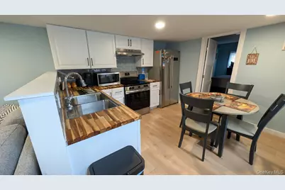 33 Debra Ct. 33 Debra Ct., Poughkeepsie, NY 12601 - Photo 4