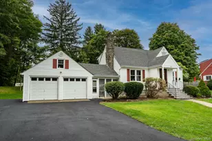 16 Forest Ave, Cortlandt Manor, NY 10567 - Photo 2