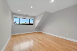 8 John Bean Ct, Port Washington, NY 11050 - Photo 22