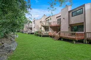 8 John Bean Ct, Port Washington, NY 11050 - Photo 30