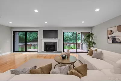 8 John Bean Court, Port Washington, NY 11050 - Photo 4