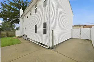 75 Harding Pl, Freeport, NY 11520 - Photo 32