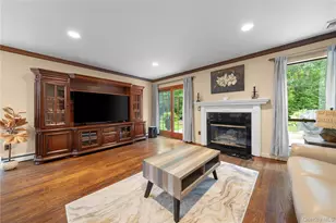 4 Lyndon Ct, Bohemia, NY 11716 - Photo 16