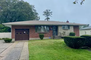 12 Marie Crescent, Commack, NY 11725 - Photo 2