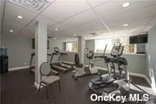 124 Village Cir W, Manorville, NY 11949 - Photo 24