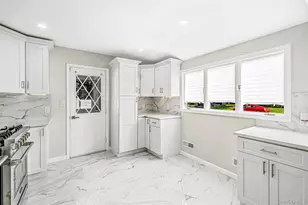 260 W 24th St, Deer Park, NY 11729 - Photo 12