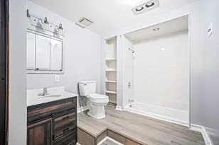 415 Clubhouse Ct, Coram, NY 11727 - Photo 18