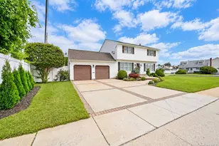 371 N Iowa Ave, Massapequa, NY 11758 - Photo 2