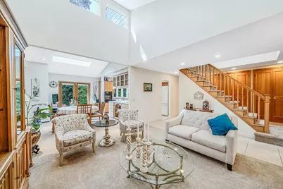 1524 N Monroe Avenue, West Islip, NY 11795 - Photo 8