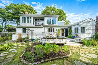 1524 N Monroe Avenue, West Islip, NY 11795 - Photo 2
