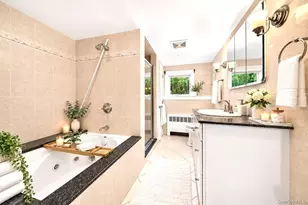 43 Fernwood Ln, Roslyn, NY 11576 - Photo 14
