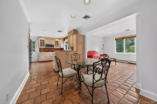 43 Fernwood Ln, Roslyn, NY 11576 - Photo 6