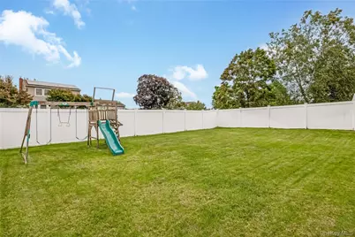 348 Southaven Avenue, Medford, NY 11763 - Photo 22