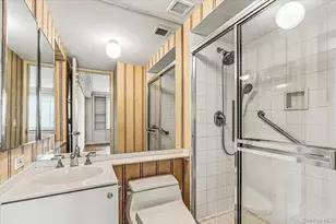 100 Hilton Ave, Garden City, NY 11530 - Photo 16