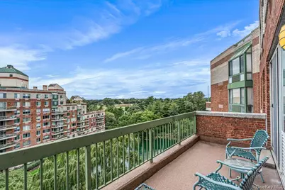 100 Hilton Avenue #806, Garden City, NY 11530 - Photo 20