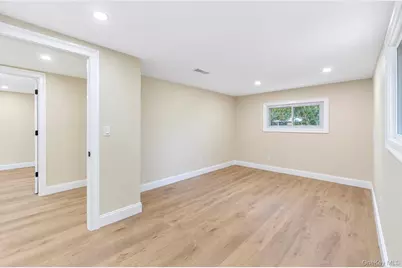11 Tell Avenue, Deer Park, NY 11729 - Photo 16