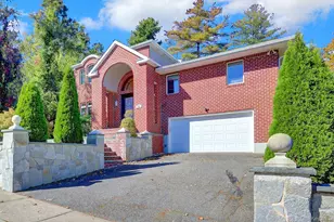 300 Ellen Pl, Jericho, NY 11753 - Photo 32