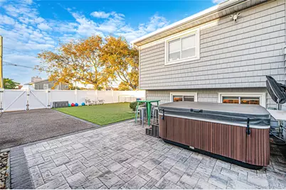 174 Secatogue Lane W, West Islip, NY 11795 - Photo 42