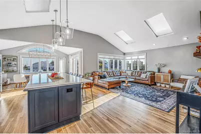 174 Secatogue Lane W, West Islip, NY 11795 - Photo 12