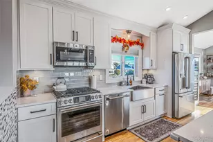 174 Secatogue Ln W, West Islip, NY 11795 - Photo 16