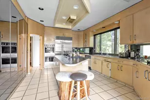 4 Broadlawn Ave, Great Neck, NY 11024 - Photo 8