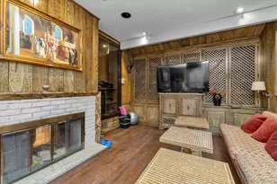 4 Broadlawn Ave, Great Neck, NY 11024 - Photo 12