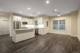 18 Creek Rd, Huntington, NY 11743 - Photo 2