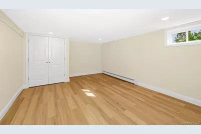 212 Westbury Boulevard, Hempstead, NY 11550 - Photo 20