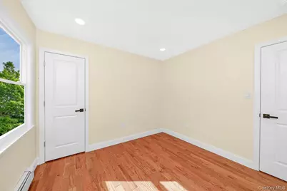 212 Westbury Boulevard, Hempstead, NY 11550 - Photo 8