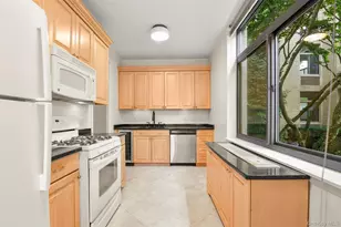 35 N Chatsworth Ave, Larchmont, NY 10538 - Photo 10