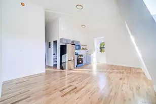 258 State St, Hudson, NY 12534 - Photo 2