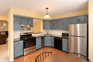 153 Treetop Cir, Nanuet, NY 10954 - Photo 12